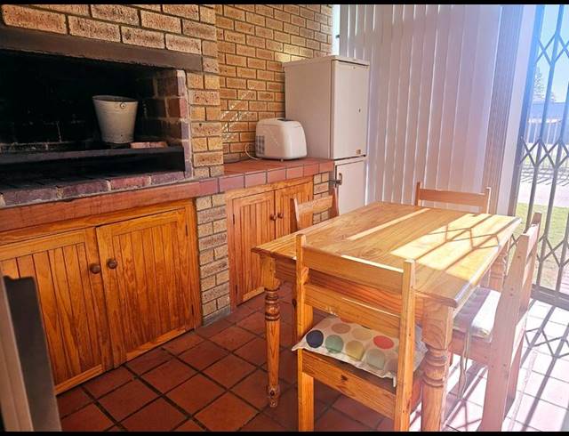 3 BEDROOM APARTMENT FOR SALE IN MOSSEL BAY CENTRAL